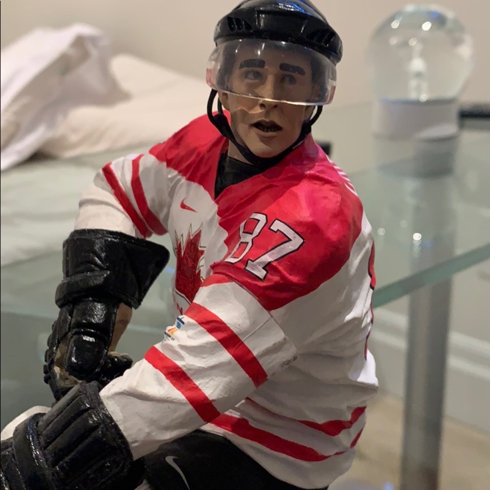 Hockey fans Sidney Crosby sits on a shelf